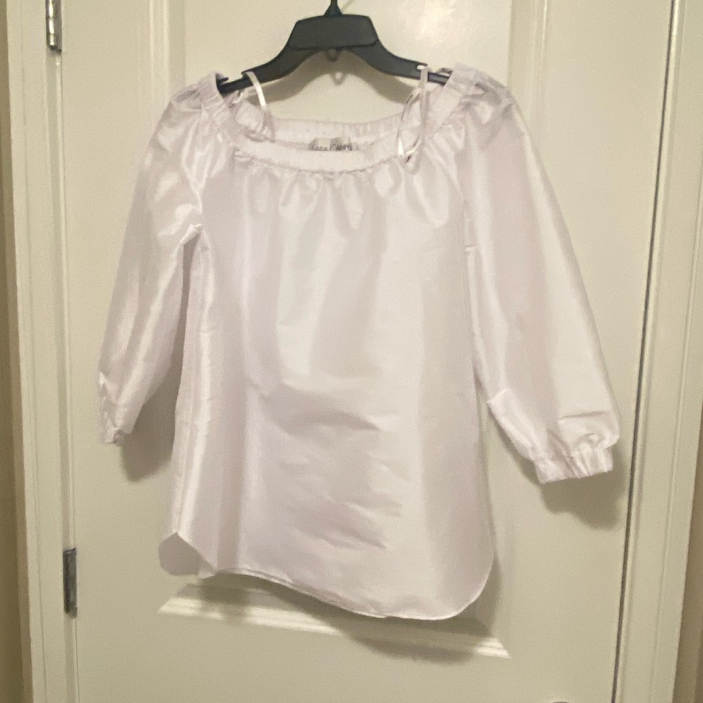 Sara Campbell White off Shoulder Blouse M